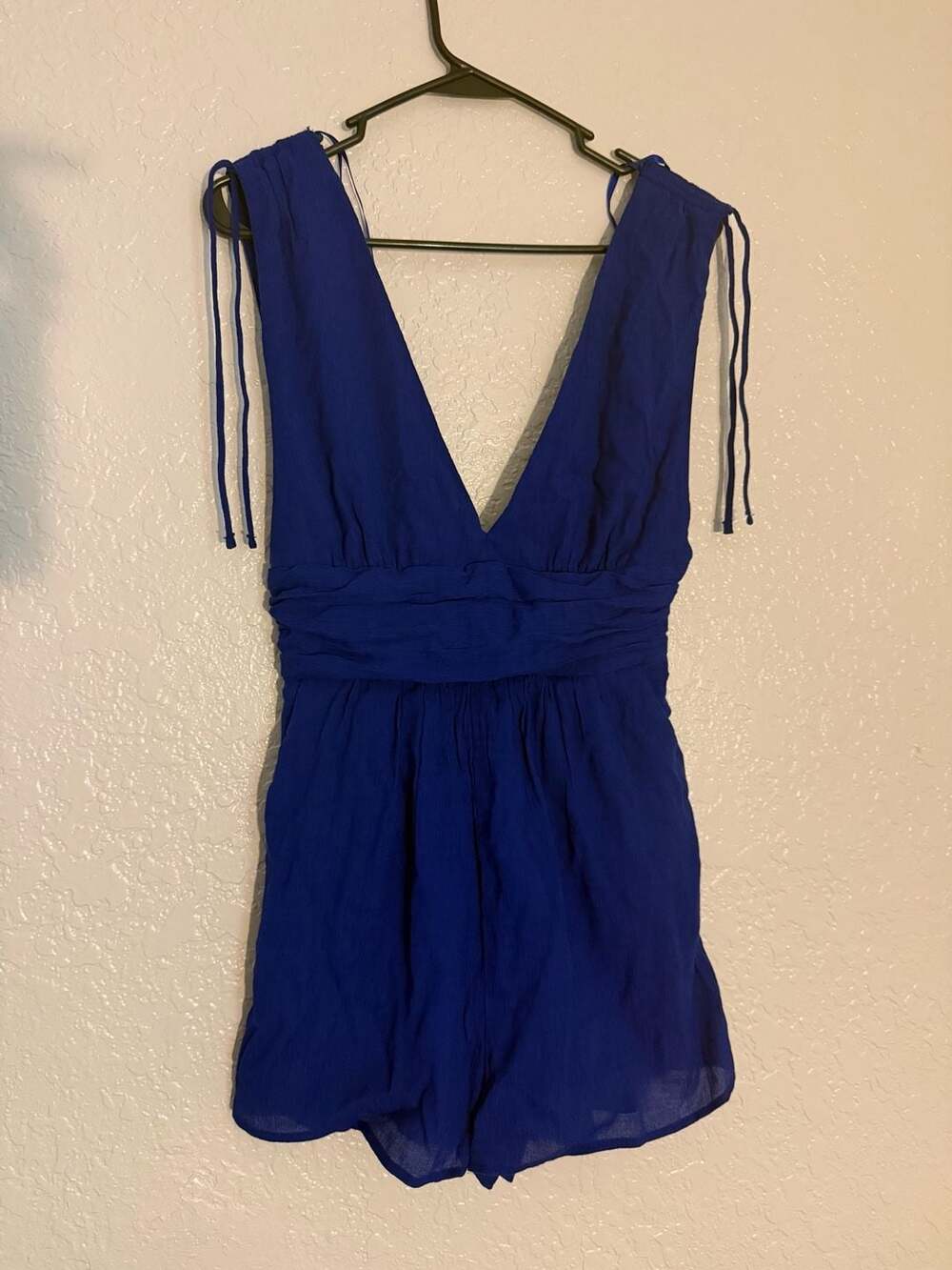 One Clothing Romper Size M Blue Crinkle Ruched Plunge Neck